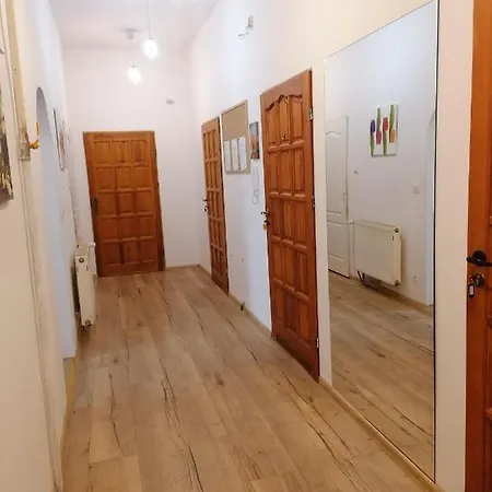 Apartmán Tulip - 4 Ze Wspolna Lazienka I Kuchnia *